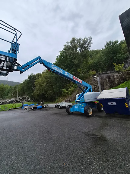 Genie S-65 3 of 5