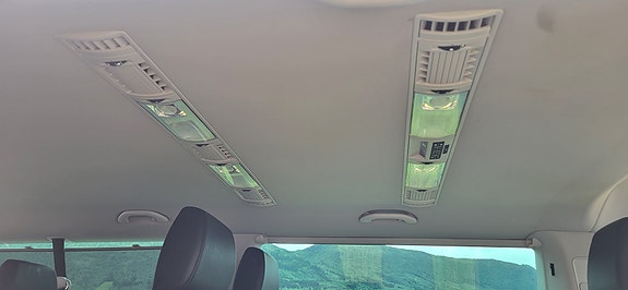 Volkswagen Caravelle 19 of 30