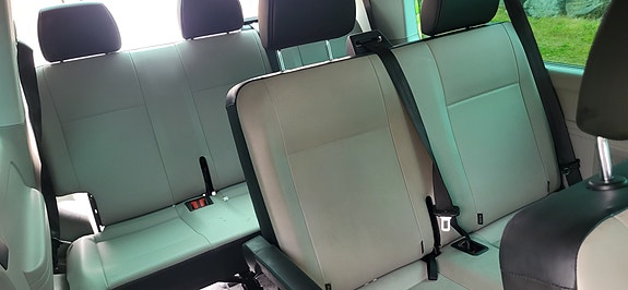 Volkswagen Caravelle 18 of 30
