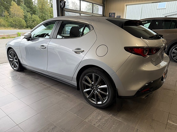 Mazda 3 4 of 28