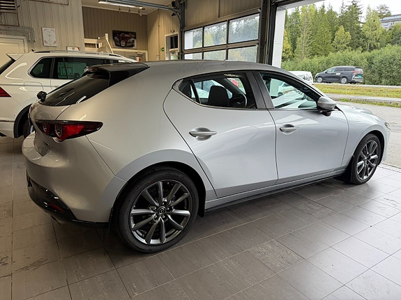 Mazda 3 7 of 28