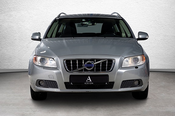 Volvo V70 4 of 30
