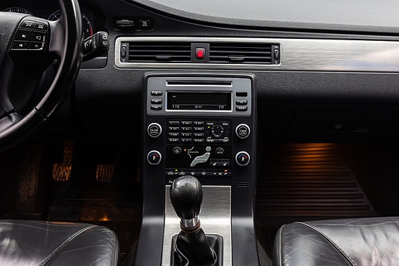 Volvo V70 17 of 30