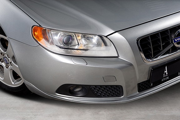 Volvo V70 3 of 30
