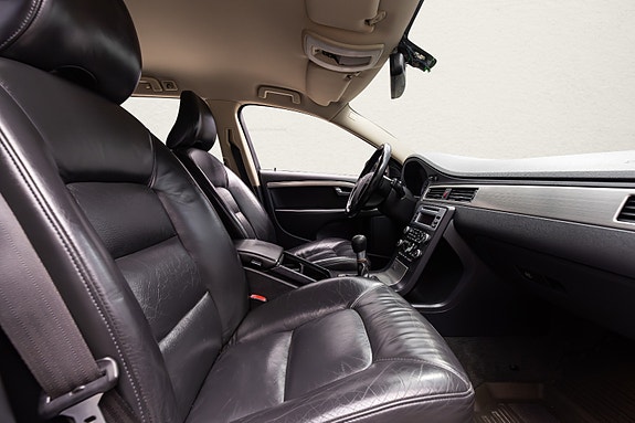 Volvo V70 26 of 30