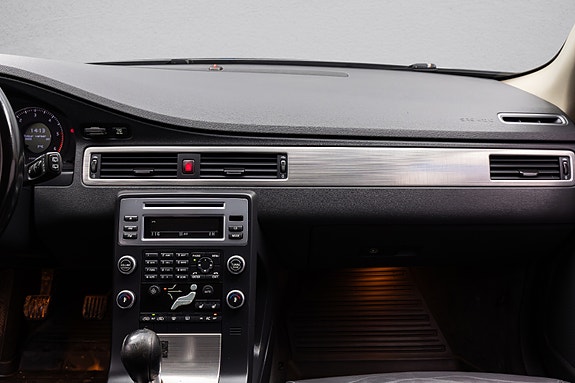 Volvo V70 18 of 30