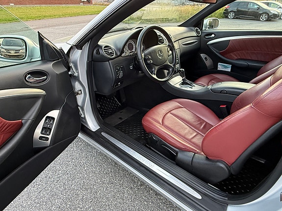Mercedes-Benz CLK280 12 of 16