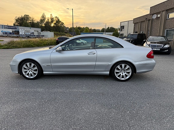 Mercedes-Benz CLK280 8 of 16