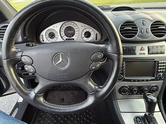 Mercedes-Benz CLK280 14 of 16