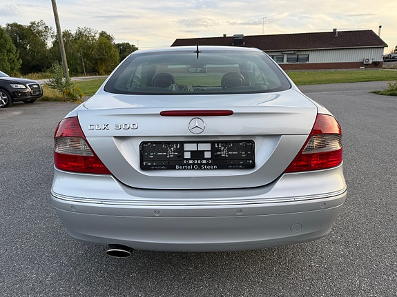 Mercedes-Benz CLK280 6 of 16