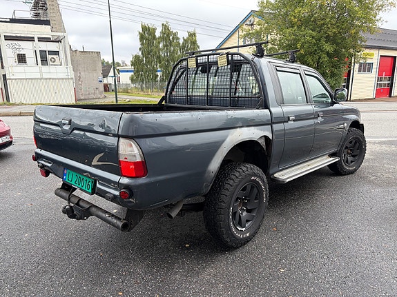 Mitsubishi L200 2 of 21