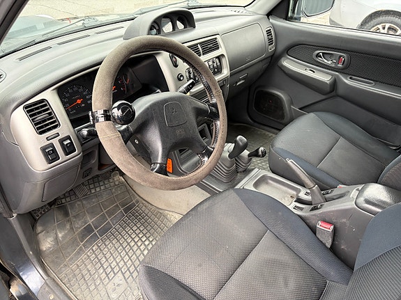 Mitsubishi L200 12 of 21