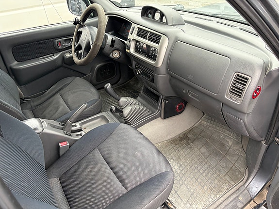Mitsubishi L200 13 of 21