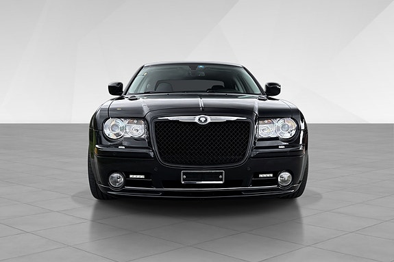 Chrysler 300C 4 of 23