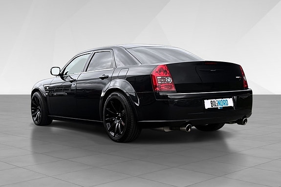Chrysler 300C 6 of 23
