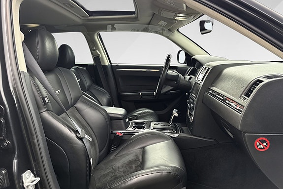 Chrysler 300C 13 of 23