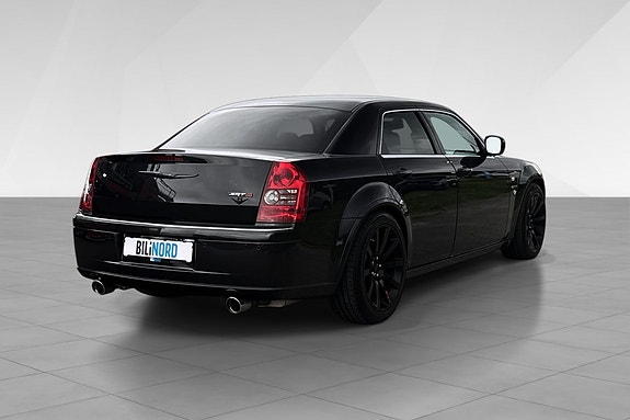 Chrysler 300C 8 of 23