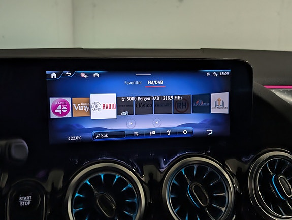 Mercedes-Benz EQA250+ 17 of 26