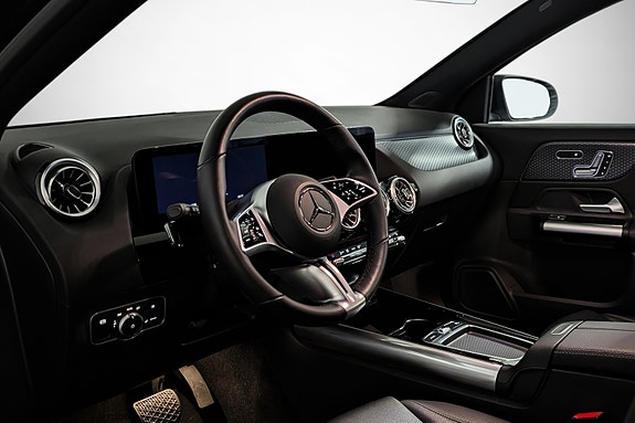 Mercedes-Benz EQA250+ 13 of 26
