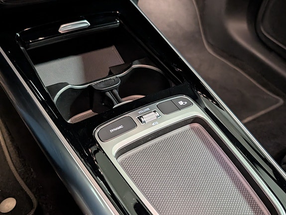 Mercedes-Benz EQA250+ 20 of 26
