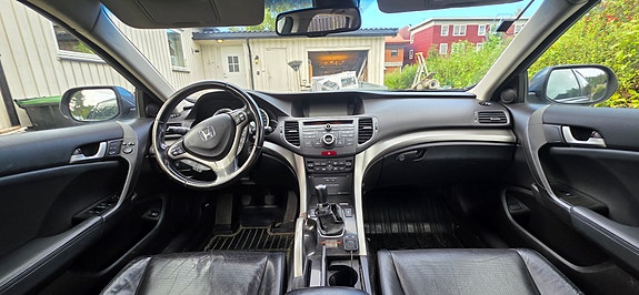 Honda Accord 15 of 29