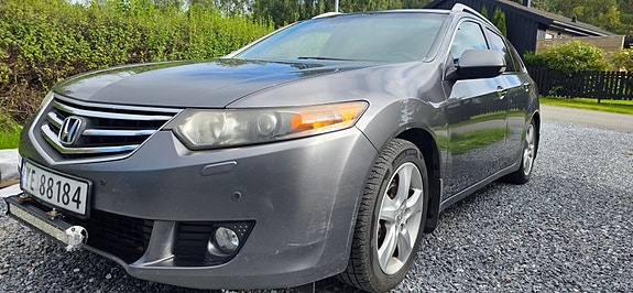 Honda Accord 2 of 29