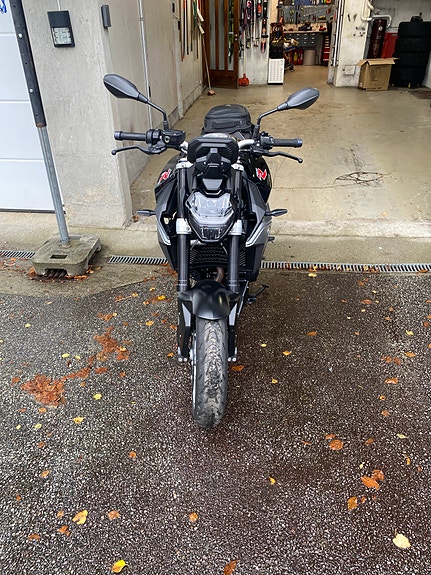 BMW F 900 R 7 of 24