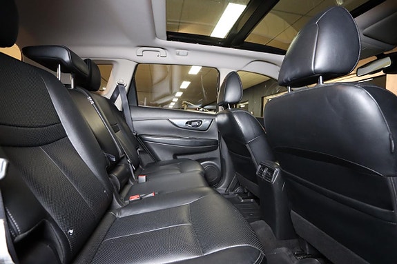 Nissan X-Trail 24 of 27