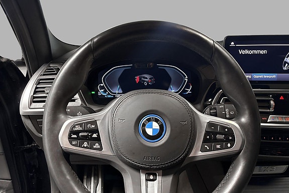 BMW iX3 6 of 17