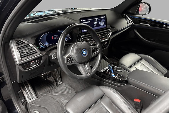 BMW iX3 5 of 17