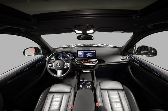 BMW iX3 11 of 17