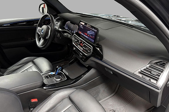 BMW iX3 12 of 17