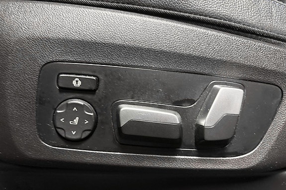 BMW iX3 15 of 17