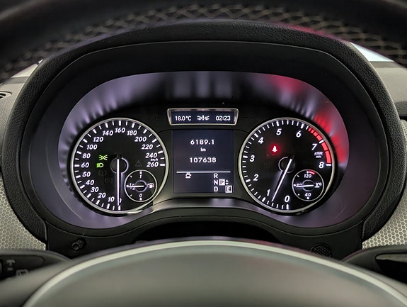 Mercedes-Benz B200 15 of 23