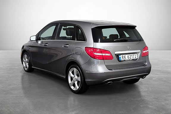 Mercedes-Benz B200 9 of 23