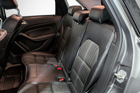 Mercedes-Benz B200 18 of 23