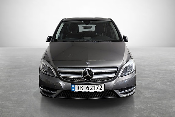 Mercedes-Benz B200 3 of 23
