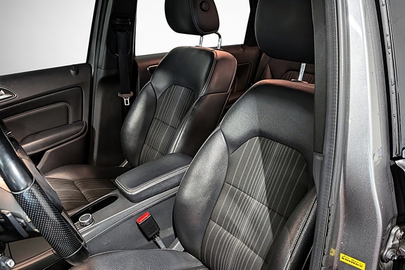 Mercedes-Benz B200 10 of 23