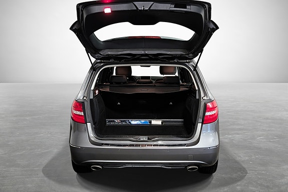 Mercedes-Benz B200 8 of 23