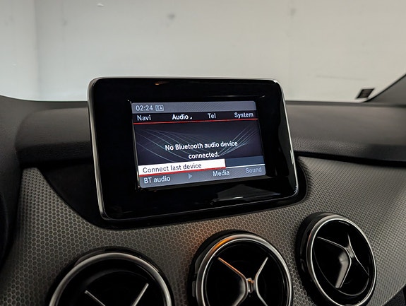 Mercedes-Benz B200 16 of 23