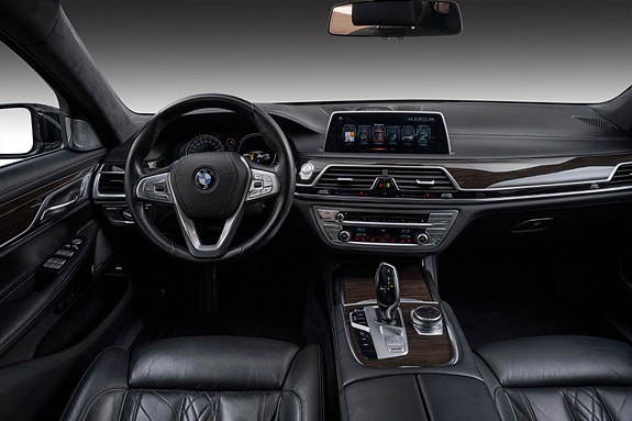 BMW 730d 30 of 30