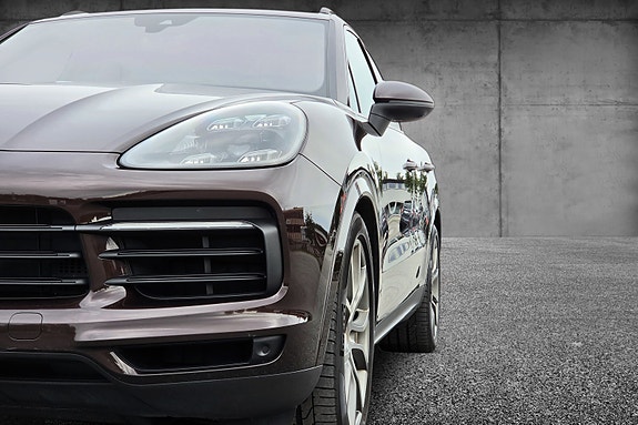 Porsche Cayenne 4 of 30