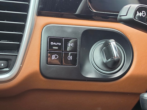 Porsche Cayenne 20 of 30
