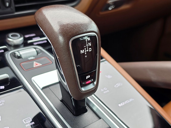 Porsche Cayenne 29 of 30