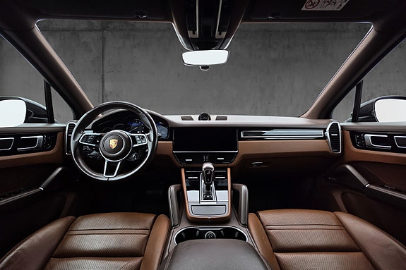 Porsche Cayenne 13 of 30