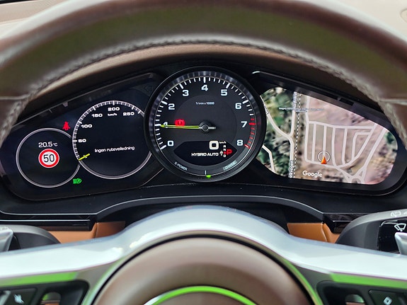 Porsche Cayenne 17 of 30