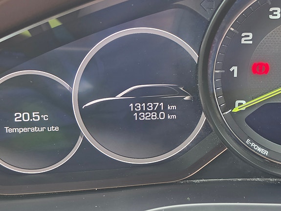 Porsche Cayenne 18 of 30