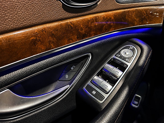 Mercedes-Benz S300 25 of 30