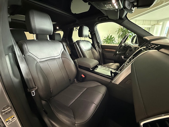 Land Rover Discovery 23 of 30