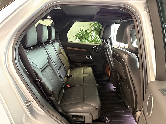 Land Rover Discovery 27 of 30